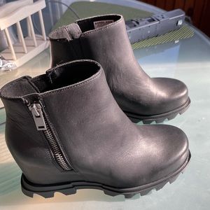 Sorel wedge boots